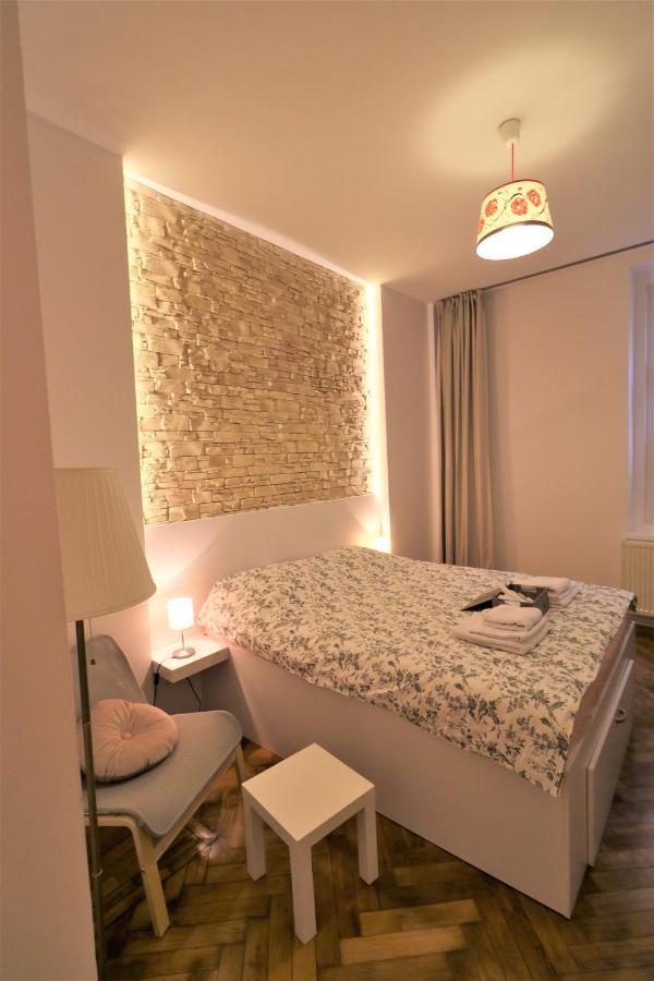 Cozy Old Town Apartment - Free Minibar Bucharest Exterior photo