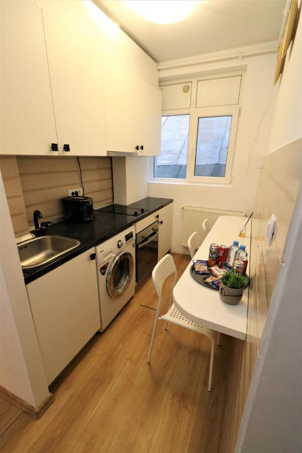Cozy Old Town Apartment - Free Minibar Bucharest Exterior photo