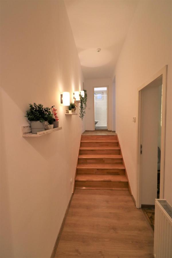 Cozy Old Town Apartment - Free Minibar Bucharest Exterior photo