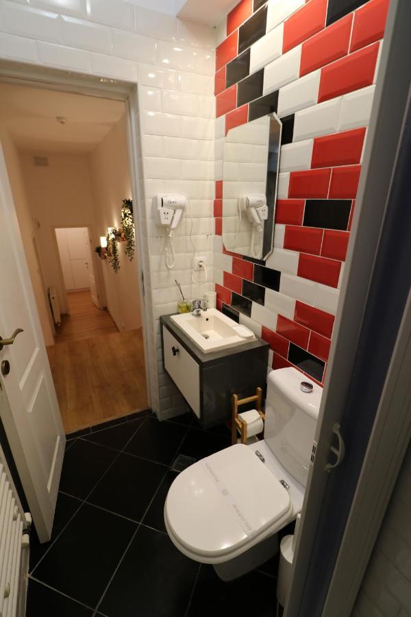 Cozy Old Town Apartment - Free Minibar Bucharest Exterior photo